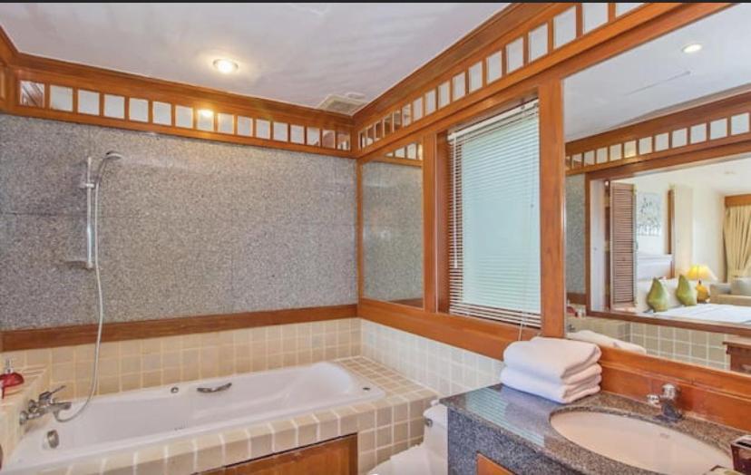Goodwill Beach House Patong Extérieur photo